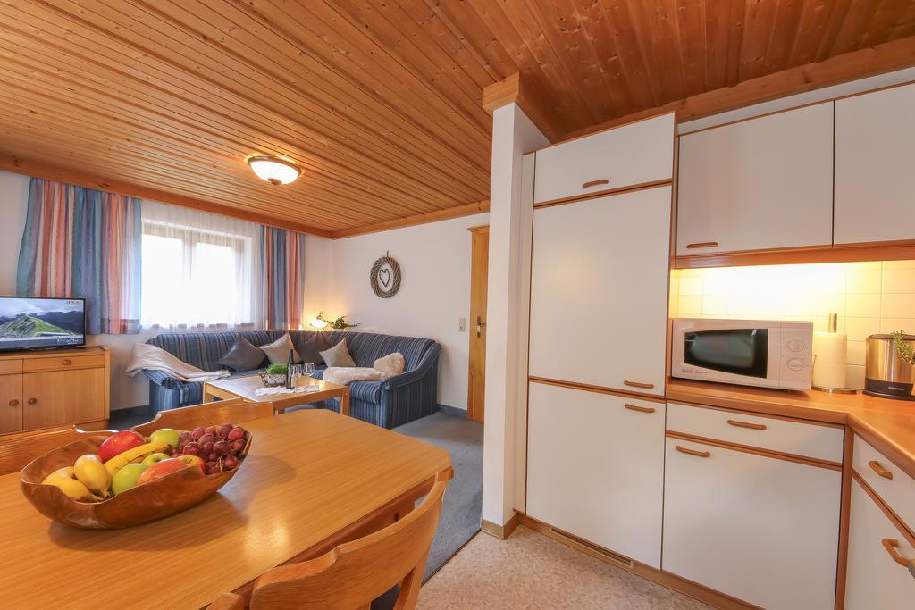 Haus Spieleck Bed and Breakfast Saalbach-Hinterglemm Exteriör bild